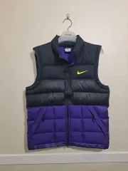 ナイキ ブラック/PURPLE ダウン ベスト