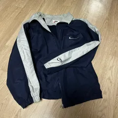 ナイキ ヴィンテージ ウィンドブレーカー