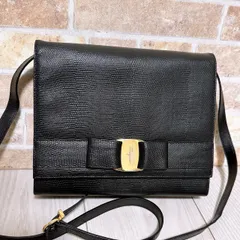 (美品) Ferragamo(フェラガモ)ショルダーバッグ  ヴァラ
