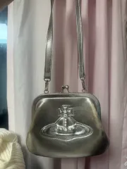 正規品 VIVIENNE WESTWOOD ヴィヴィアン・ウエストウッド チェルシーバッグ ジェニバッグ シルバー