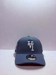 New Era 9FORTY グレー LA 逆ロゴ - メルカリ