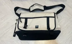 プーマ 白 メッセンジャーバッグ クロスバック バッグ