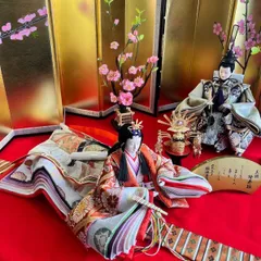 新品☆究極の造形美☆極上王朝絵巻雛☆正絹☆一刀彫り木手☆桐胴☆大人のための雅な極上絵巻雛☆雛祭り☆雛人形☆お雛様☆平安朝ドールハウス☆伝統工芸品☆純木工芸☆親王飾り☆光る君へ ☆親王小道具、白木の親王玉台付き☆別売り天冠もお似合い