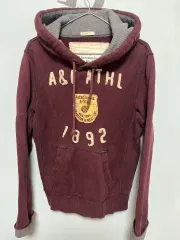 Abercrombie バーガンディ WHO フードTシャツ