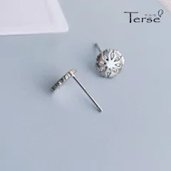 ピアス レディース 雪の結晶 シルバー 雪 結晶 冬 クリスマス 繊細 上品 冷たさ レース バレンタイン プレゼント ギフト ホワイトデー 季節感 普段使い オフィス お出かけ パーティー 軽量 付け心地 オリジナル 大人可愛い エレガント 雪モチーフ