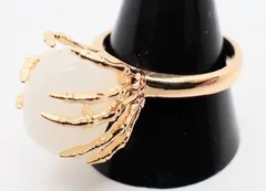 【フリーサイズ】スカル　持ち　骨手　骨　手　ドクロ　ゴールド　リング　指輪　ストリート　ゴスロリ