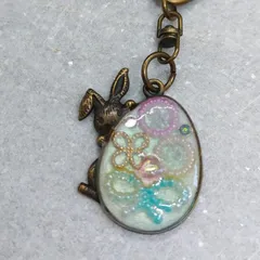 アンティーク調うさぎチャーム ふんわりパステル キーホルダー