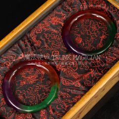 A pair of jade bracelets with intricate carvings and high-quality lacquerware boxes, from a former family collection. Suitable for use as a netsuke or personal accessory, memorial, or antique art collector's item. CLH131P190