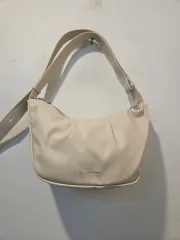 ジルスチュアート ショルダーバッグ アイボリー