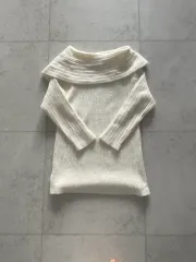 アイボリーニットオフショルダー