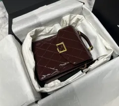新品 CHANEL シャネル ペンダント トップス ハンドル フラップ バッグ