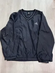 アディダス ブラック Vネック ウィンドブレーカー
