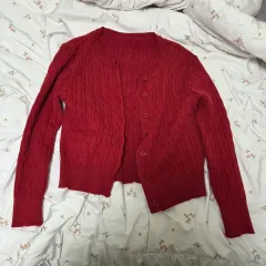 赤色 カーディガン
