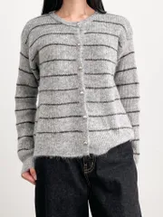 フリル使いカーディガン