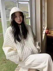 フード付き軽量ダウンジャケット（ダウンジャケット インナーダウン 裏起毛 冬コーデ、お散歩Look、裏起毛ダウンコート、フード付きダウン）