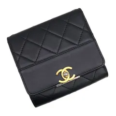 シャネル マトラッセ･コンパクトウォレット/シーズンギフト  【Aランク】【中古】
