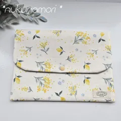 A5ノートが3冊入るケース　マルチケース　手帳ポーチ　ミモザ柄　レモン柄