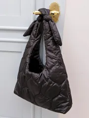 冬新作 ラビット ダウン ショルダーバッグ (ダウンバッグ キルティングバッグ 冬バッグ)