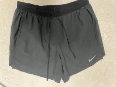 DM4756-010 NIKE ランニング ハーフパンツ