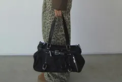 バックル ナイロン ショルダーバッグ