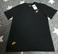 ナイキ エッセンシャル プーさん futura マルチスウッシュ 半袖Tシャツ (XL) DJ1569-010
