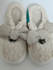 可愛いリーボンのファー スリッパ アイボリー L 新品