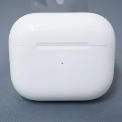Apple AirPods 第三世代 充電ケースのみ A2897 USED品 ライト二ング充電 耐汗 耐水 MPNY3J/A 完動品 中古 エアーポッズ エアポッズ V0749