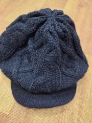黒色 ケーブル編み ニット キャスケット