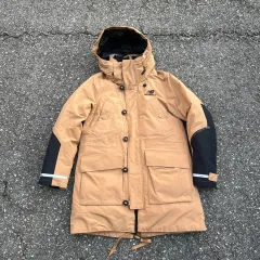 ニューバランス カーキ色 フード ロングダウンジャケット アウター