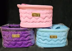 希少・レトロ　ハローキティ キルティング バニティポーチ サンリオ　2013　レア