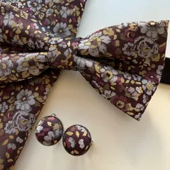 ③-7 蝶ネクタイ　ポケットチーフ　カフス3点セット