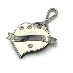 PRADA プラダ　キーホルダー　キーリング　キーチャーム　ハート　モチーフ　ホワイト　サフィアーノレザー