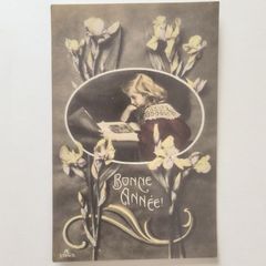 白いまなざし ― 花を宿す少女 フランス ヴィンテージ ポストカード