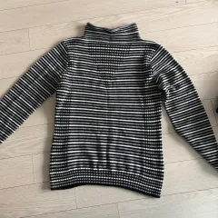 ボーダー柄 タートルネック ニット