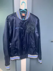 ナイキ ネイビー スタジャン M