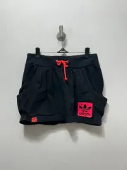 アディダス ブラック ハーフパンツ ホットピンク ロゴ M