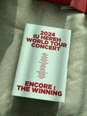 IU 헐コンサートDVD + 8期キット (開封済み) + トレカバインダー