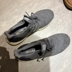 アディダス ウルトラ ブースト ランニングシューズ