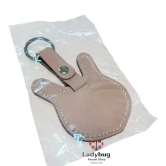 レザーキーホルダー　うさぎ　犬　動物　レザークラフト　ヌーディベージュ　ヌメ革