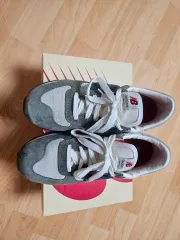 260)ニューバランス 990V1 オリーブ