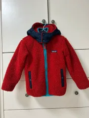 patagonia キッズ レトロ× フリース レッド リバーシブル ダウン