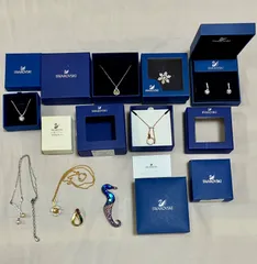 未使用保管品 複数あり SWAROVSKI スワロフスキー 9点 まとめ ネックレス ピアス ブローチ等 アクセサリー 箱入り 保証書など