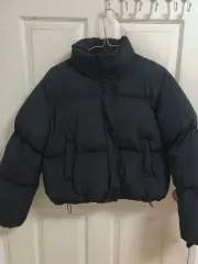 バインド ブラック クロップド ショートダウン