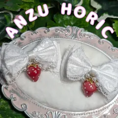 りぼんヘアクリップ　いちごチャーム　パールチェーン　量産型　姫系　地雷系　ホワイト