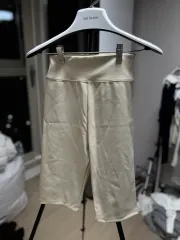 ベージュ レギンス ハーフパンツ 5分