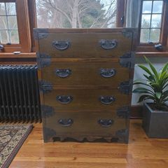 高級民芸家具 欅 4段和箪笥 漆塗 銘入り 南部鉄器金具 時代箪笥