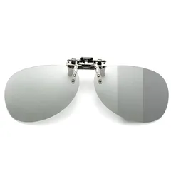 [SOXICK] サングラスクリップオン 運転用 変色 調光 偏光グラス 前掛けクリップ式 超軽量 UV400 紫外線カット 昼夜兼用 ドライブ 運転用 野球 自転車 ランニング ゴルフ (HM39-Gray) 1