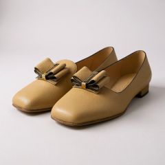 3b2 [Excellent Condition] Salvatore Ferragamo Vara Ribbon Flat Shoes, Square Toe, Leather, Women's, Size 6 1/2, Beige leatheru02t