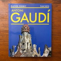 ガウディ作品集　antoni gaudi スペイン語 ガウディ建築写真集『ANTONI Gaudi 』2001年 スペイン語版 - メルカリ