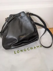 ロンシャン　レザーバッグ　ショルダーバッグ　巾着型